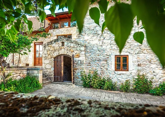 Guest house Demetervin Mad